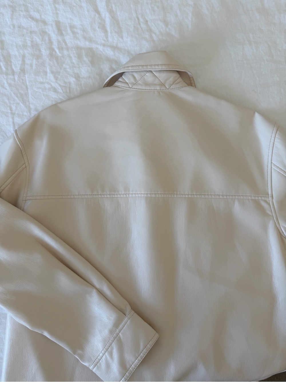 Aritzia Wilfred Vegan Leather Ganna Shirt Jacket in Birch, size S, NWT - Picture 6 of 9